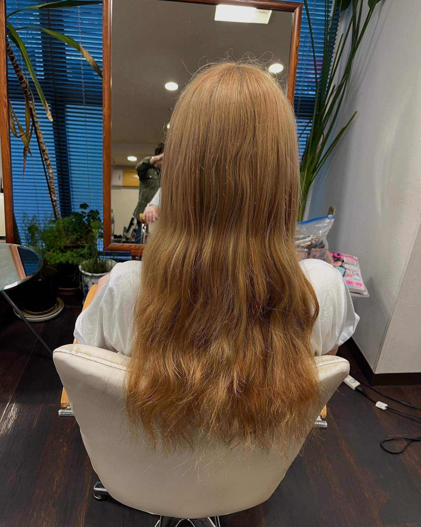 ご覧いただきありがとうございます✨ 他店でのブリーチオンカラ