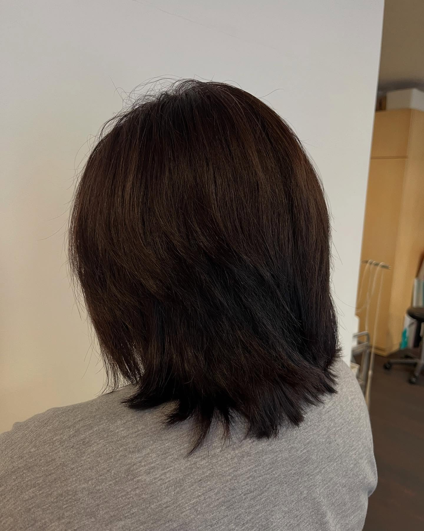 こんにちは!✨ カクテルヘアーでは、皆さまに輝く美しさをお届